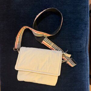 CUTE PUFFY GRAY LIGHTWEIGHT CROSSBODY WITH COMFORTABLE STRAP